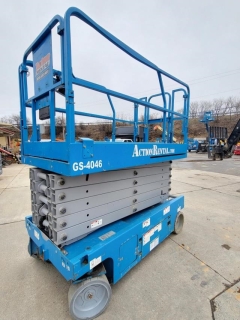 Used Equipment Sales Lift, 40  47  Scissors Genie GS4047 in Allentown PA