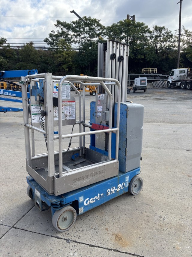 Used Equipment Sales Lift, 20  Genie GR-20 in Allentown PA